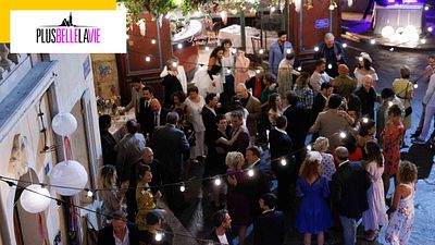 image de la news Plus belle la vie sur TF1 : des photos de la nouvelle place du Mistral et de son bar iconique dévoilées