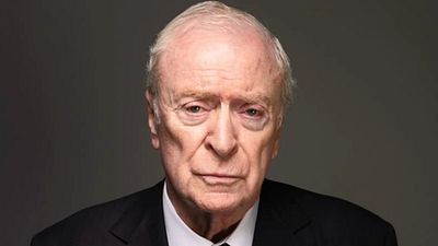 image de la news "De mon temps, on tournait la scène d'amour et on passait à autre chose" : Michael Caine donne son avis sur les coordinateurs d'intimité