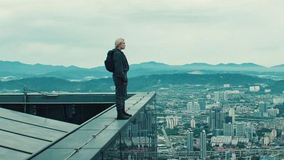 image de la news 679 mètres... Ce saut incroyable de la 2ème plus haute tour du monde, vous le verrez dans ce grand film d'action attendu à la fin du mois !