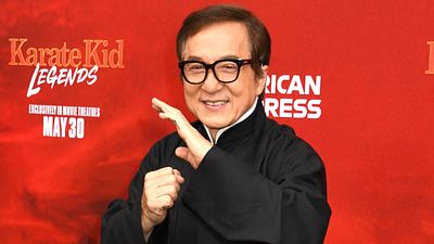 image de la news "Pourquoi le choisir lui ? Engagez-moi !" Il y a 41 ans, Jackie Chan voulait absolument jouer dans cette saga d'action culte