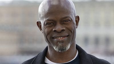 image de la news "Je cherche encore le film qui me paiera correctement" : Djimon Hounsou évoque ses salaires à Hollywood