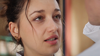 image de la news Ici tout commence : Jasmine peut-elle vraiment résister à son attirance pour Milan ? Ce moment qui peut tout changer