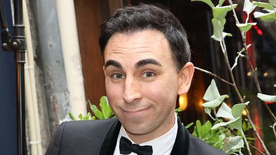 image de la news Jordan De Luxe : combien gagne l'animateur de C8 ? Il dévoile son salaire !