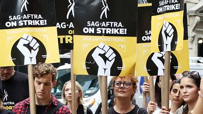 image de la news "Je dois vendre ma maison" : cette star glamour est en difficulté à cause de la grève à Hollywood et s'en prend au PDG de Disney