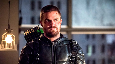 image de la news Alerte à Malibu : Stephen Amell (Arrow) sera le héros du reboot et incarnera le fils de Mitch (David Hasselhoff)