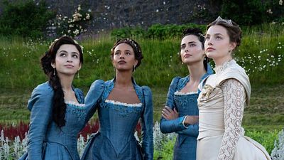 image de la news Bridgerton vous manque ? Cette série similaire revient bientôt pour une saison 2 avec une star de Gossip Girl !