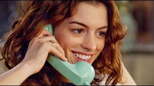 image de la news Anne Hathaway veut s'inscruster dans "Glee" !