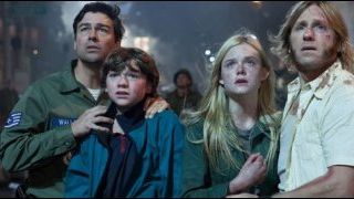 image de la news 1ères séances : "Super 8" résiste aux Schtroumpfs
