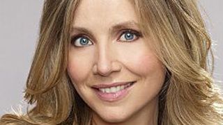 image de la news "Cougar Town" accueille Sarah Chalke et change de nom !