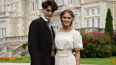 image de la news Entrez dans les coulisses de la série "Grand Hôtel" ce vendredi 22 juin sur Téva