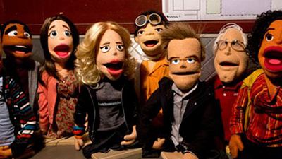 image de la news "Community" : des marionnettes, du paintball et un demi-frère !