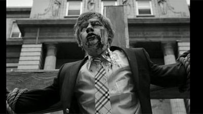 image de la news Xavier Dolan réalise pour Indochine un clip-choc sur la violence