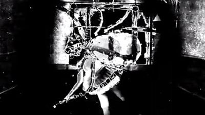 image de la news David Lynch - Nine Inch Nails : un clip qui fascine... et fait mal aux yeux ! 