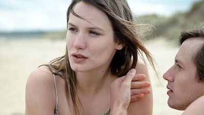 image de la news Bande-annonce : Ana Girardot sera-t-elle acceptée dans Le Beau Monde ?