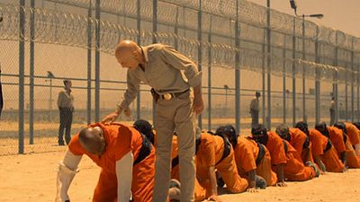 image de la news Human Centipede 3 : La bande annonce où tout le monde s’éclate, à la queuleuleu