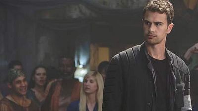 image de la news Divergente en téléfilm : Theo James s'interroge sur sa participation