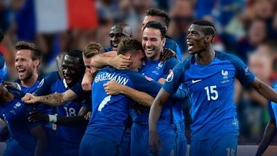 image de la news Les Bleus, Club de Cuervos... 5 football stories sur Netflix