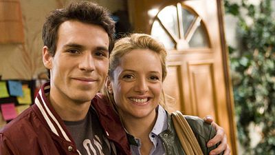 image de la news En Famille : Charlie Bruneau et Axel Huet testent leurs connaissances sur la série !