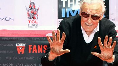 image de la news Stan Lee, le super-auteur Marvel, laisse ses empreintes sur Hollywood Boulevard