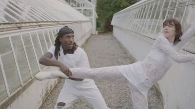 image de la news Charlotte Gainsbourg passe à la réalisation pour son prochain album