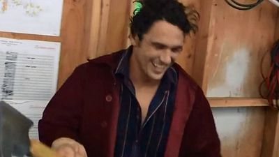 James Franco se prend pour Jack Nicholson dans Shining