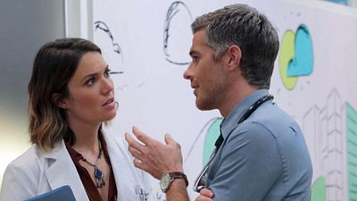 image de la news Les Bracelets rouges : saviez-vous que Mandy Moore (This Is Us) avait joué dans la version américaine de la série ?