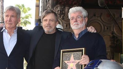 Mark Hamill inaugure son étoile sur le Walk of Fame aux côtés d'Harrison Ford