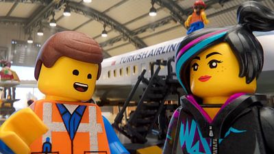 image de la news La Grande Aventure LEGO : les héros en briques jaunes font de la pub pour Turkish Airlines