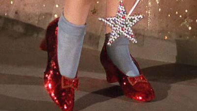 image de la news Le Magicien d'Oz : les chaussons rouges de Dorothy retrouvés 13 ans après avoir été volés
