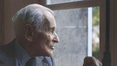 image de la news Monsieur : la bande-annonce du documentaire de Laurent Delahousse consacré à Jean d'Ormesson