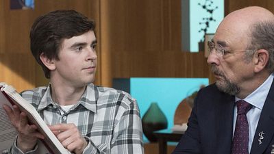 image de la news Good Doctor : saviez-vous que Richard Schiff (Dr Glassman) était lui-même père d'un enfant autiste ?