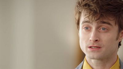 image de la news Daniel Radcliffe : l'ex-Harry Potter parle à Dieu dans la bande-annonce de sa série Miracle Workers