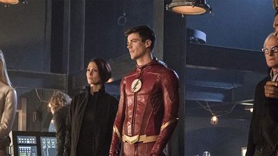 image de la news Arrow, Flash, Charmed, Roswell : la CW dévoile les premières images pour 2019
