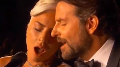 Oscars 2019 : Lady Gaga et Bradley Cooper chantent Shallow de A Star Is Born sur scène