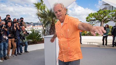 Cannes 2019 - Jour 1 : les zombies de Jim Jarmusch, la polémique Delon, des oiseaux en colère [PODCAST]