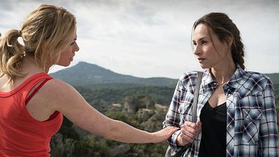 image de la news Demain nous appartient : Anna, Chloé, et Rose prises au piège sur les photos du prime événement