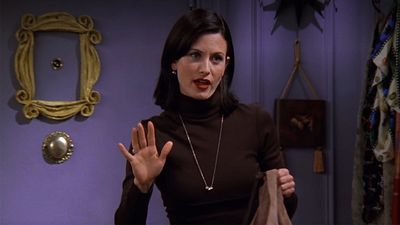 image de la news Friends : un nouveau faux raccord dans une scène avec Monica !