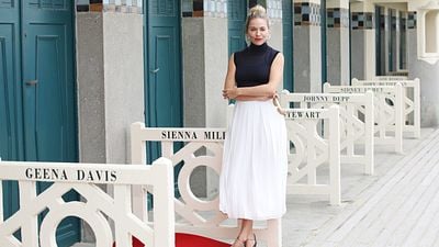 image de la news Sienna Miller : "Les femmes voient plus de films que les hommes et méritent d'être mieux représentées au cinéma"