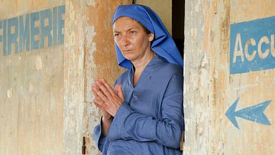 image de la news Colombine sur TF1 : que vaut le téléfilm avec Corinne Masiero en bonne soeur punk ?