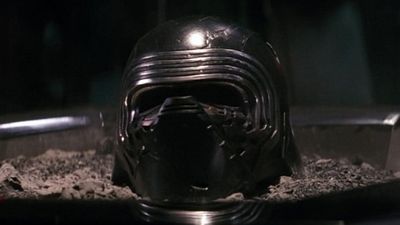 image de la news Star Wars 9 : on sait pourquoi Kylo Ren a récupéré son casque