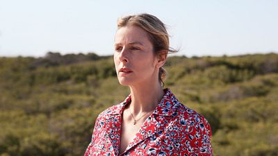 image de la news Bande-annonce Chanson douce : Karin Viard en nounou inquiétante dans l'adaptation de Leïla Slimani