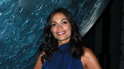 image de la news The Mandalorian saison 2 : Rosario Dawson rejoint la série Star Wars dans un rôle majeur