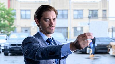 image de la news Prodigal Son (TF1) : "Le mystère de la femme dans la malle va être résolu" promet Tom Payne