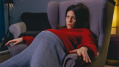 image de la news Bande-annonce Énorme : Marina Foïs, Jonathan Cohen et un enfant dans le dos