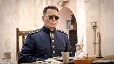 image de la news Bande-annonce Waiting For The Barbarians : Johnny Depp et Robert Pattinson dans un drame historique