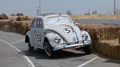 image de la news La Coccinelle sur Disney+ : comment a-t-il pu y avoir 4 films sur une voiture vivante ?