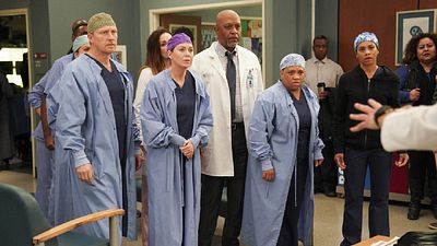 image de la news Grey's Anatomy saison 17 : un des héros entre la vie et la mort dans le teaser de l'épisode 5 [SPOILERS] 