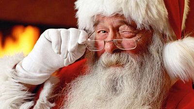 image de la news 19 idées cadeaux cinéma séries :  Noël 2020, c'est Hot(te) avec la sélection AlloCiné !