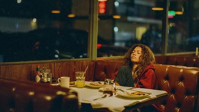 image de la news Euphoria sur OCS : pourquoi l'épisode spécial centré sur Rue (Zendaya) est une réussite