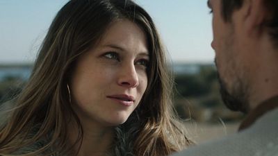 image de la news Ici tout commence : "Laetitia et Vincent vont devoir surmonter pas mal d'obstacles" selon Florence Coste